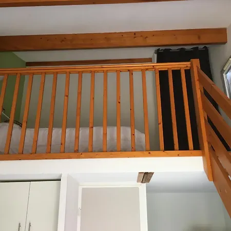 아파트 Pavillon Mezzanine Climatise Avec Petit Jardin Et Piscine Collective 나르본플라제
